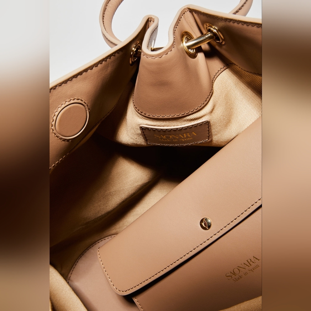 SAONARA CAPAZO MOKA LEATHER Tote Bag - Picture 6 of 6